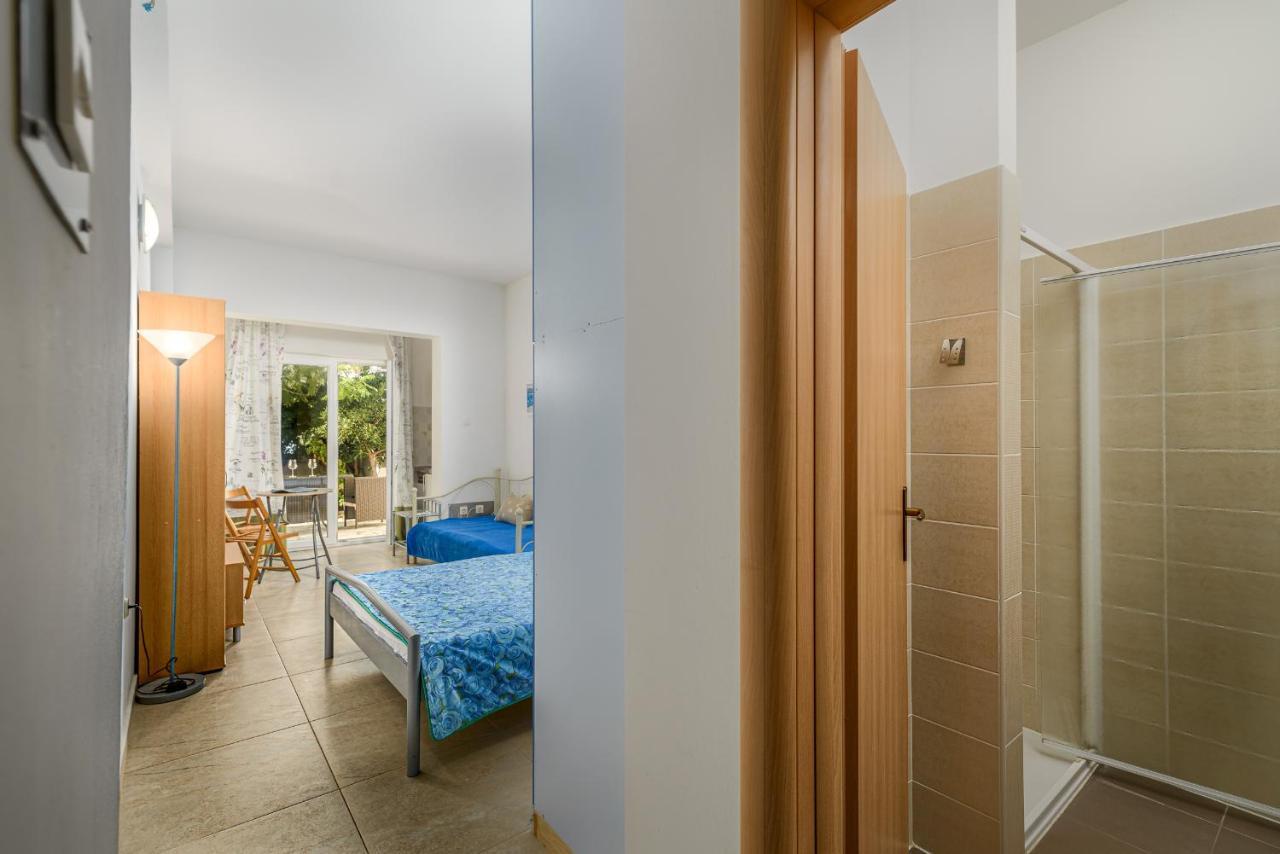 Studio Holiday Adriatic Pag Town Buitenkant foto