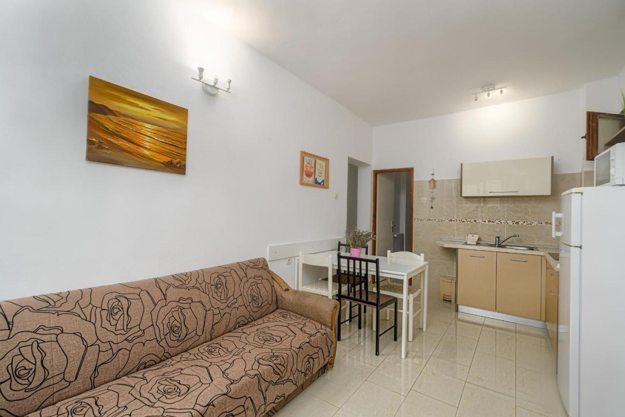 Studio Holiday Adriatic Pag Town Buitenkant foto