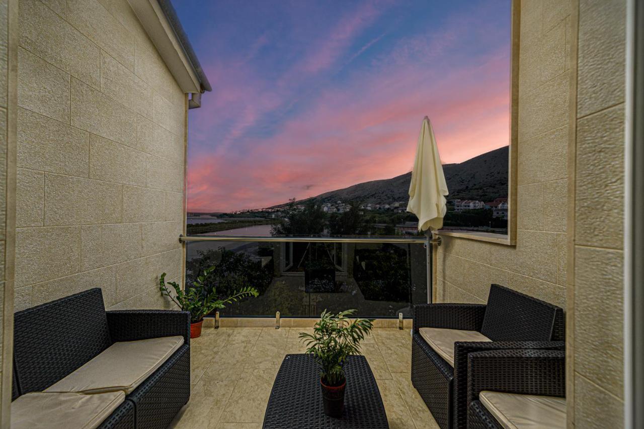 Studio Holiday Adriatic Pag Town Buitenkant foto