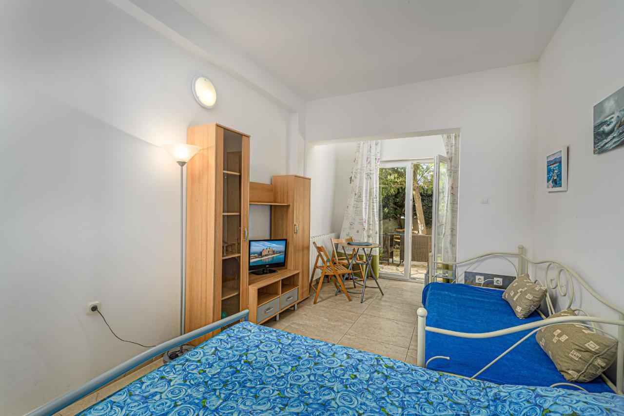 Studio Holiday Adriatic Pag Town Buitenkant foto